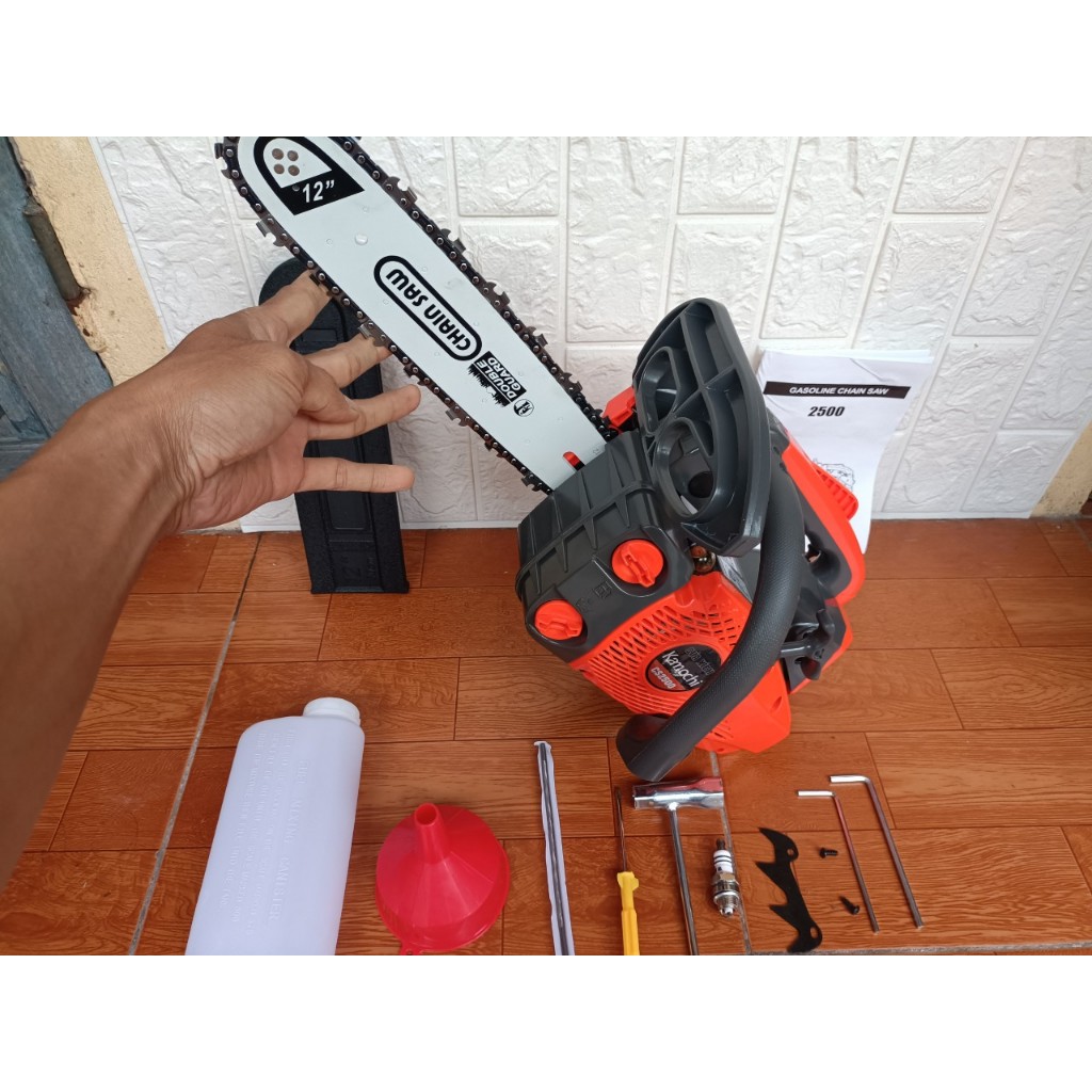 Máy cưa xích chạy xăng mini Kamochi lam 30cm