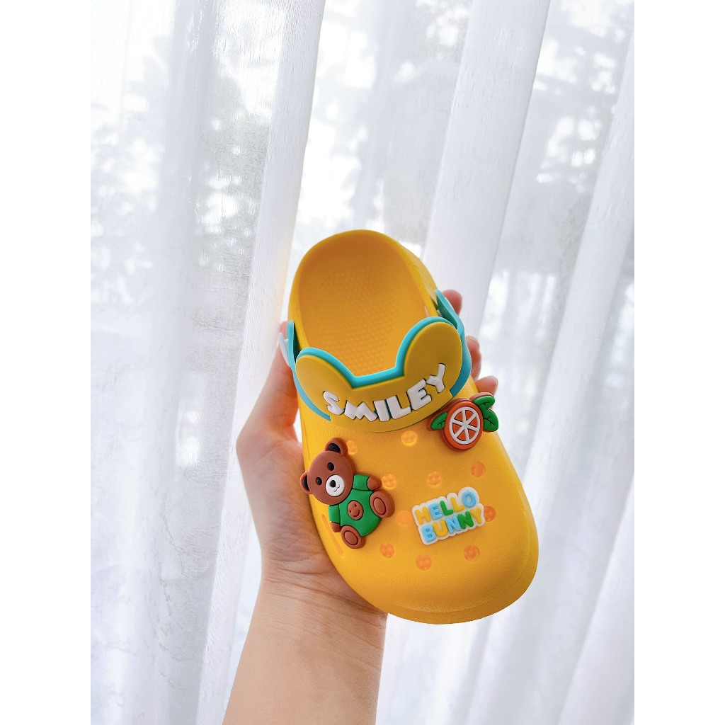 Dép sục Cross SMILEY Cho Bé Siêu Nhẹ Chống Trơn Trượt Có Stick Đáng Yêu . Dép trẻ em SanSan chính hãng cao cấp D002