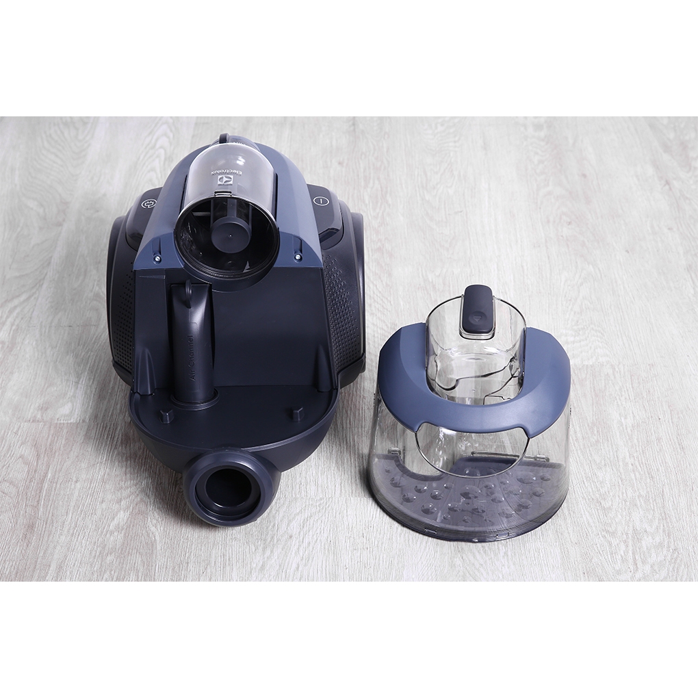 Máy hút bụi dạng hộp Electrolux EFC71611