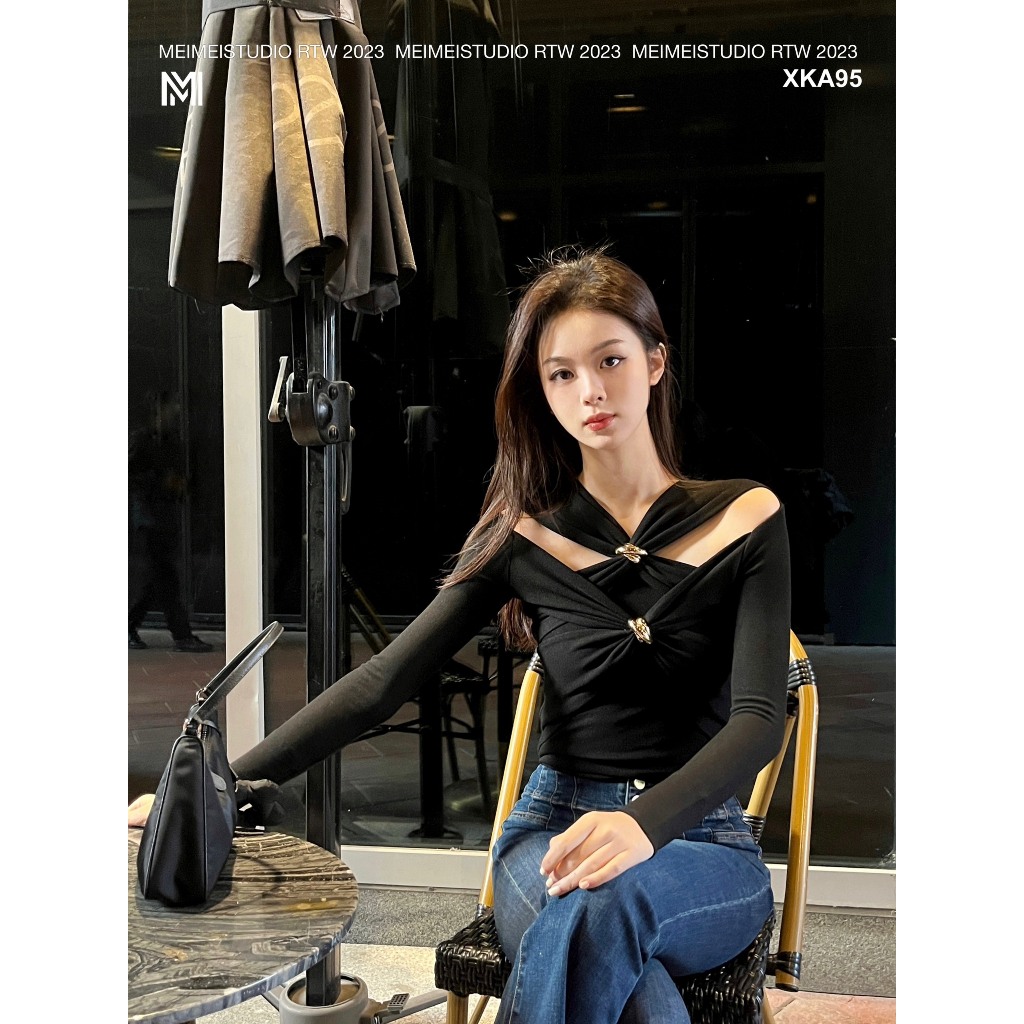 Áo thun dáng ôm cổ chéo đính khuyên, vải nhúng vảy nhũ co giãn thoải mái, dễ mix đồ, mặc đi chơi, đi làm | XKA95