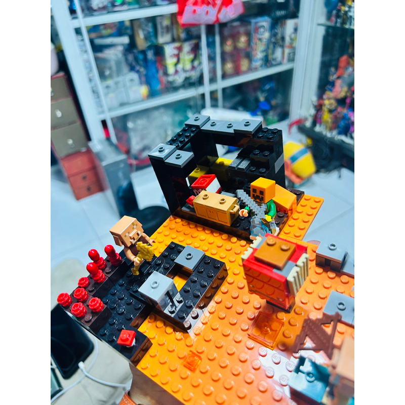 Mô hình lắp ráp LE GO Minecraft 21185