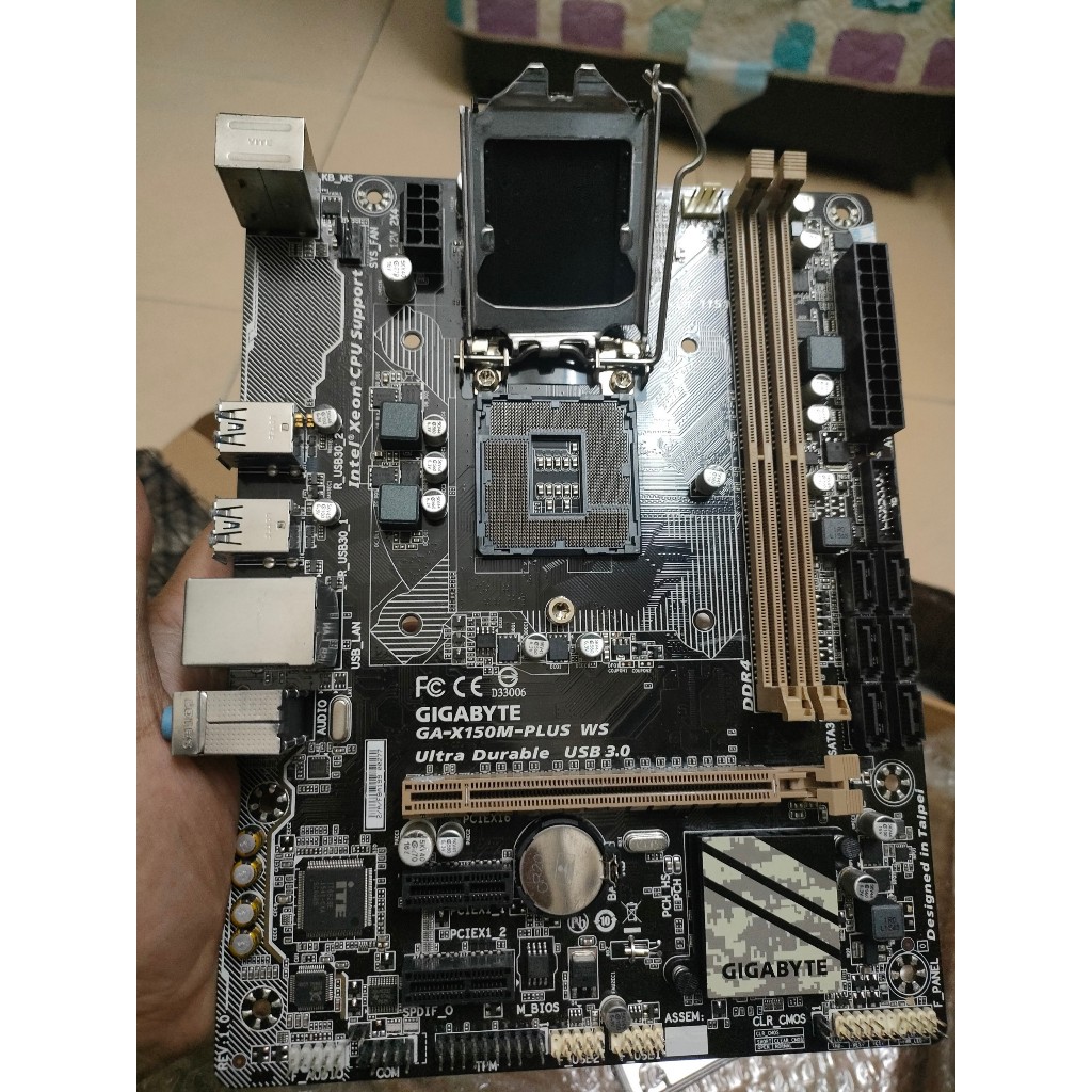 COMBO GA-X150M-PLUS WS + E3 1220 V5 Có kèm chắn main.