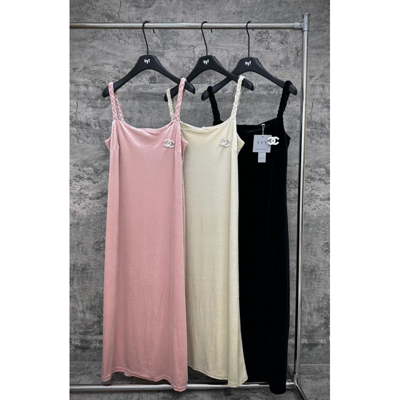 Váy Nhung Trơn Hai Dây Dáng Suông Kèm Tag Thuỳ Ngô Thanh Store