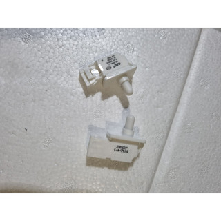 Công tắc cánh 3 chân cài cho tủ lạnh/ công tắc đèn tủ quần áo đa năng Xịn