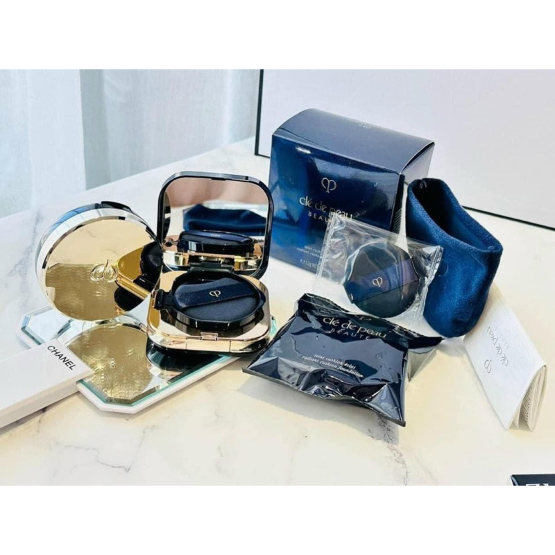 Cushion Cle De Peau Beaute Radiant Foundation Natural SPF25/PA+++