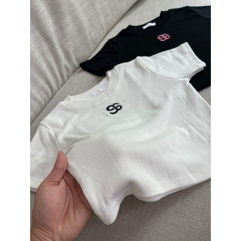 Áo Croptop Thêu 96