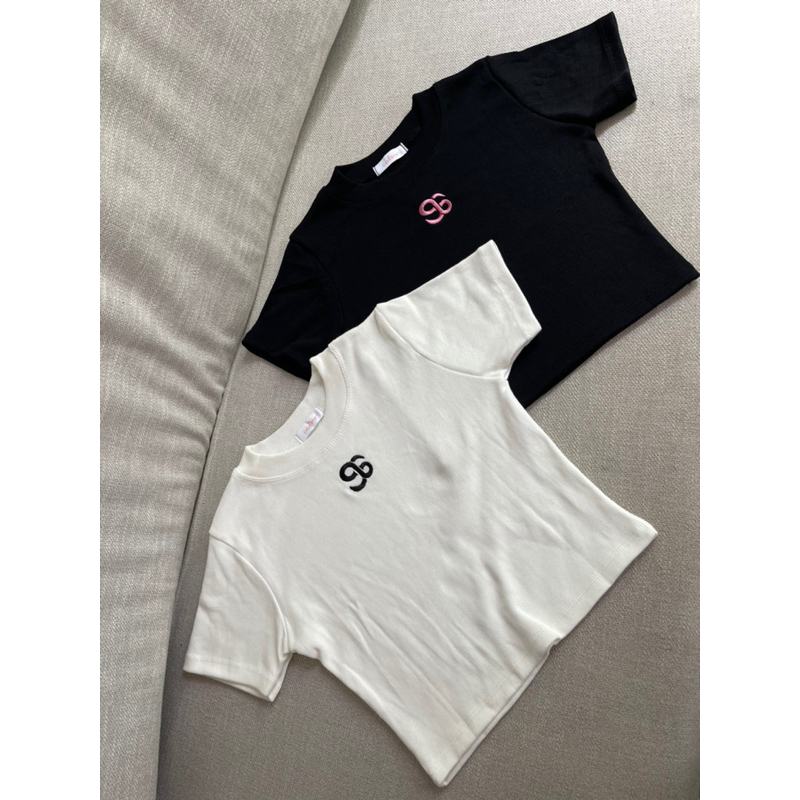 Áo Croptop Thêu 96