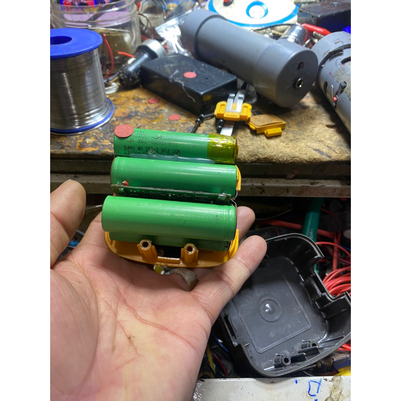 Vỏ pin nhật bãi