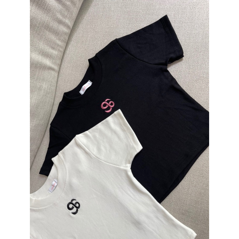 Áo Croptop Thêu 96