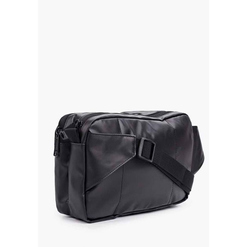 Túi đeo chéo P/\rkland. Dòng unisex phù hợp cho cả nam và nữ. Hàng chính hãng, xịn 100%.