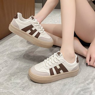 Giày sneaker HI phong cách trẻ trung, SAKI, chất da mềm, chuẩn size