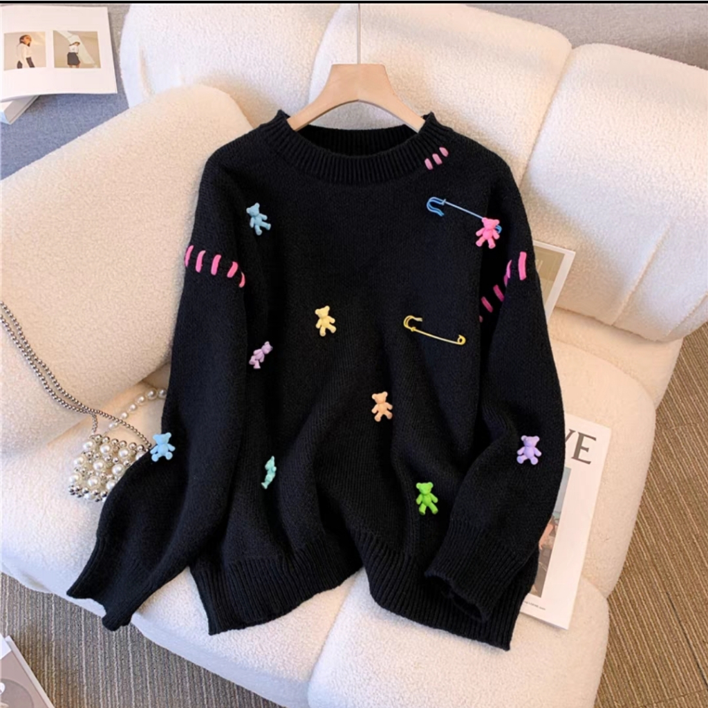 Áo Khoác Len Cổ Tròn Đính Gấu Kín Thân, Form Rộng, Dày Dặn, Ấm Áp, TA155140