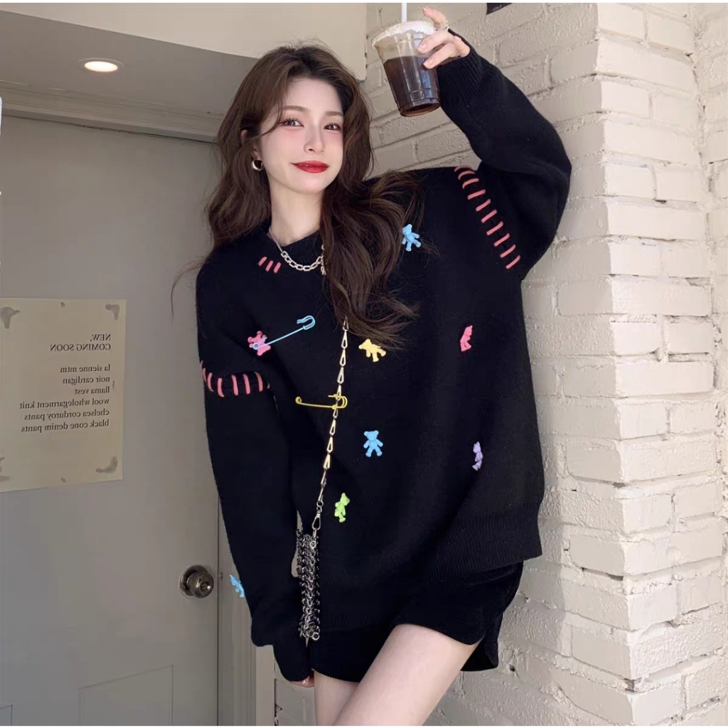 Áo Khoác Len Cổ Tròn Đính Gấu Kín Thân, Form Rộng, Dày Dặn, Ấm Áp, TA155140