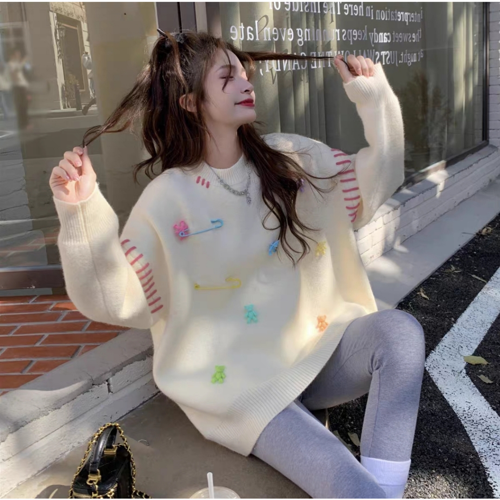 Áo Khoác Len Cổ Tròn Đính Gấu Kín Thân, Form Rộng, Dày Dặn, Ấm Áp, TA155140