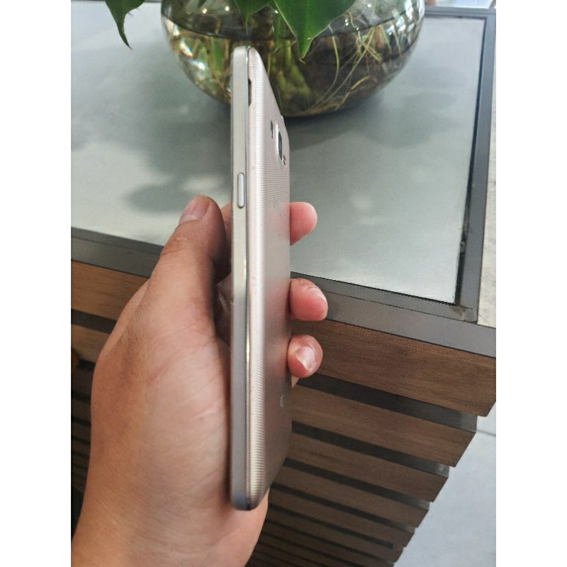 Điện thoại samsung J2prime cũ