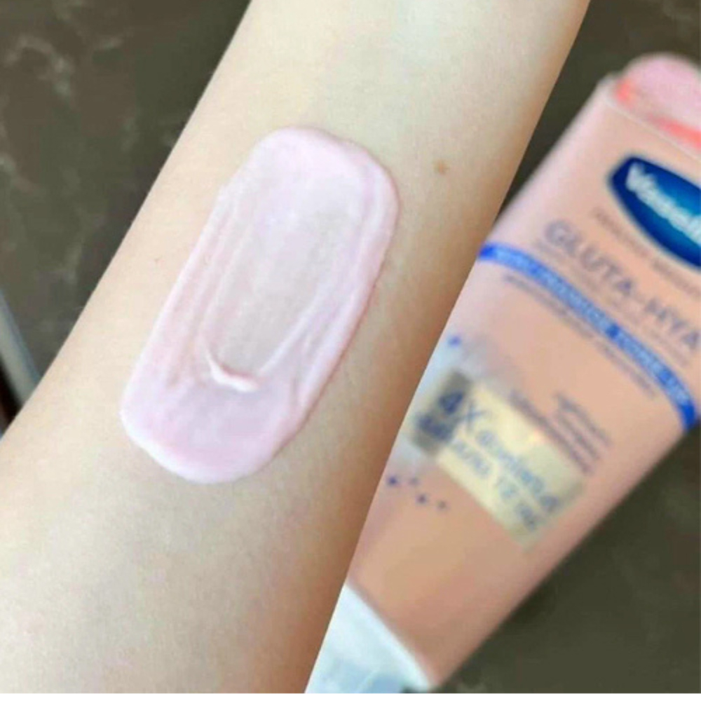 Sữa dưỡng thể nâng tông Vaseline Thái 4x Healthy Bright Body Tone - Up 300ml