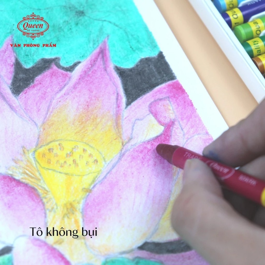 Bút sáp màu Queen  - Hộp giấy 12 màu/18 màu - Chính Hãng - Tặng Sticker Hoạt Hình & Giấy Tô Màu