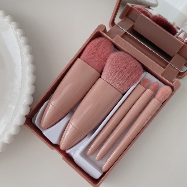 Bộ Cọ Trang Điểm Có Gương Phiên Bản Giới Hạn Maybelline New York