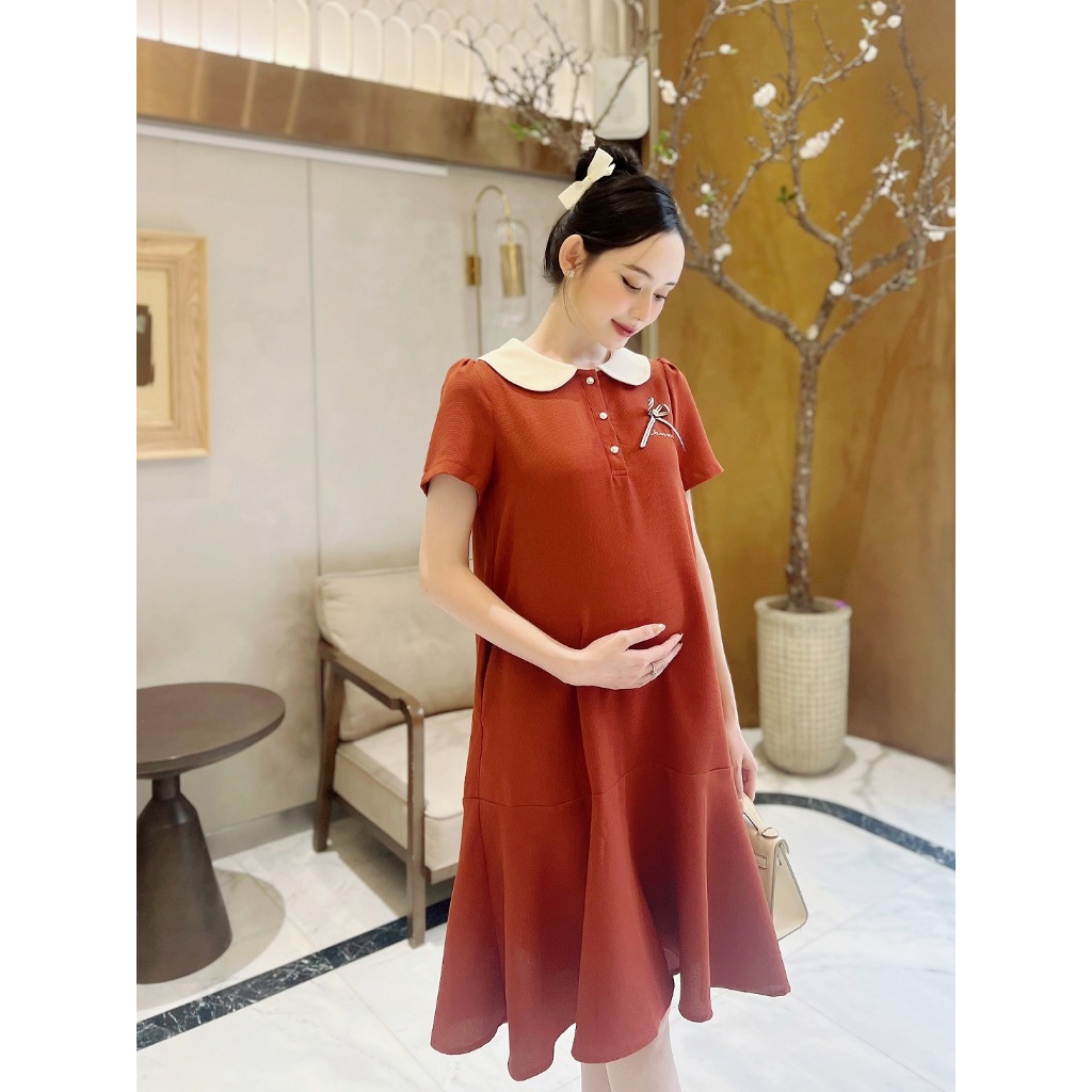 Váy bầu Cata Dress phối cổ sen, đính nơ kiểu dáng basic giấu bụng thiết kế by L'amme