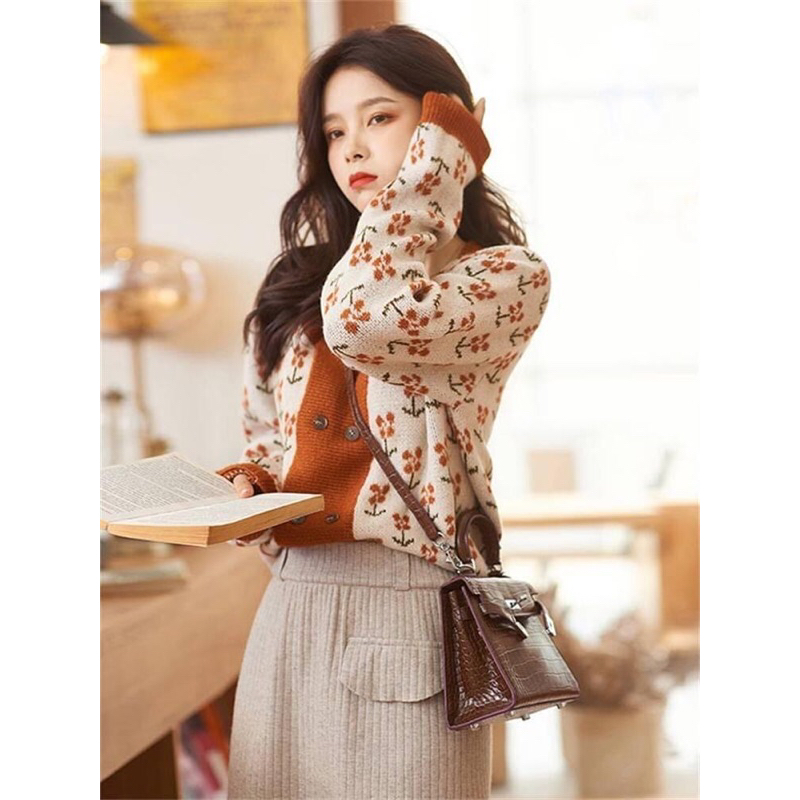 Áo cardigan len hoạ tiết vintage