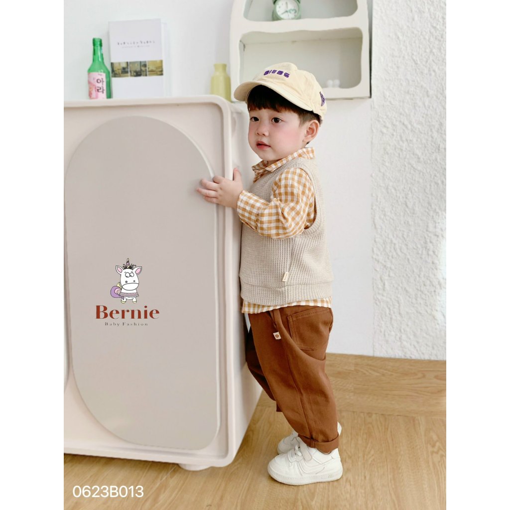 Set gile kẻ 3 chi tiết - áo gile, áo sơ mi dài tay, quần kaki Bernie cho bé