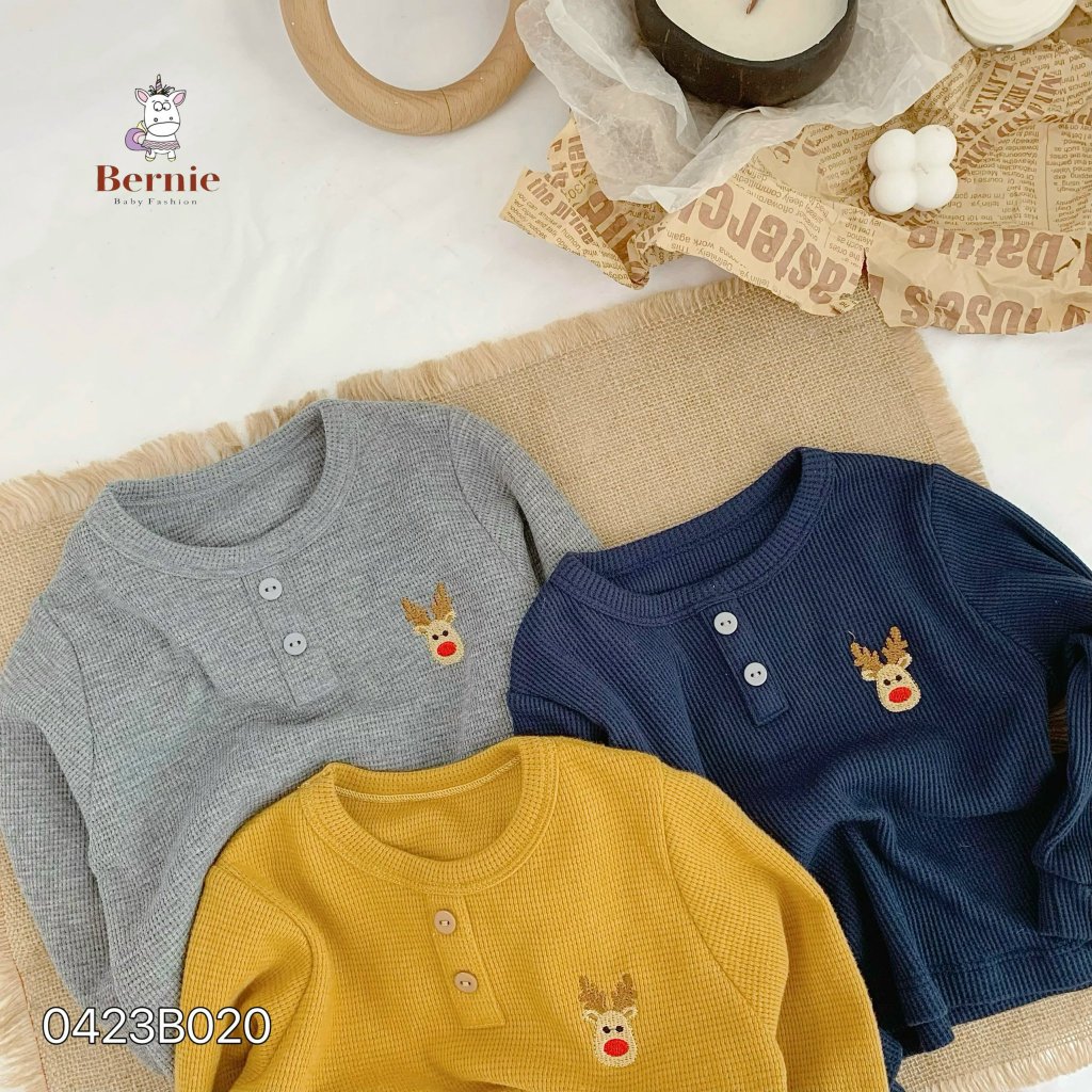 Bộ cotton xốp dài tay, đính cúc mềm mại thêu hoạ tiết tuần lộc Bernie cho bé