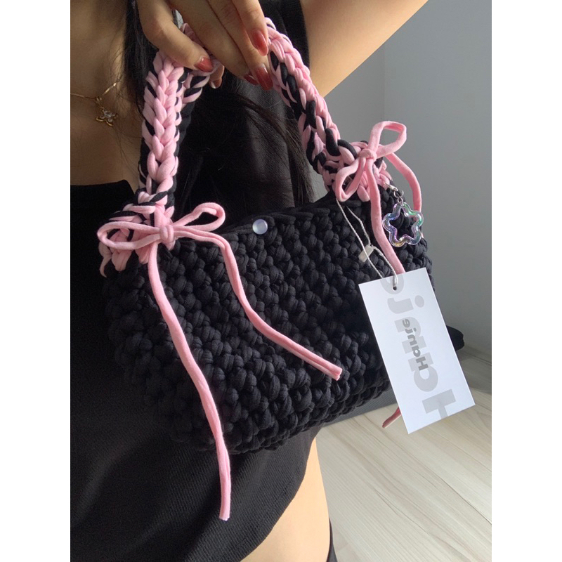 Túi len trái bí blackpink có nơ hai bên tặng kèm dây đeo chéo