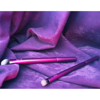 Bộ 2 Cọ Mắt RT REAL TECHNIQUES InstaPop Eye Brush Eyeshadow 01737