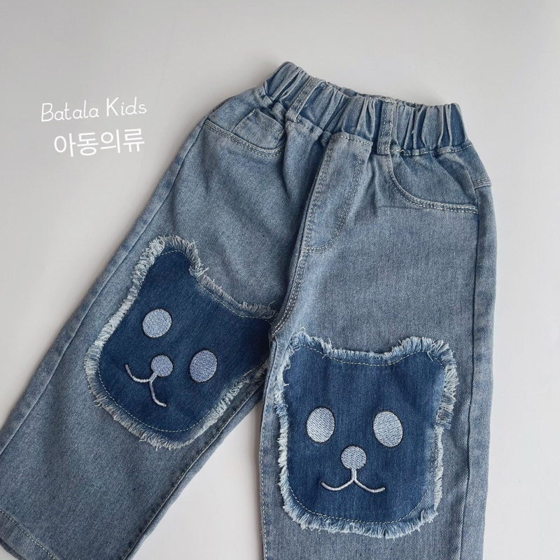 Quần jean cho bé Batala kids quần bò ống suông THÊU GẤU bé trai bé gái dáng Hàn quốc siêu xinh