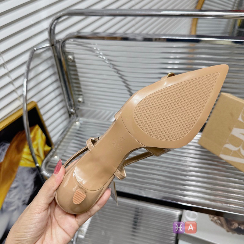 Giày sục zar mấu mới 2023_ sục dáng sandanl hottren phong cách nhẹ nhàng _Giày sục khoá xích gót 3cm