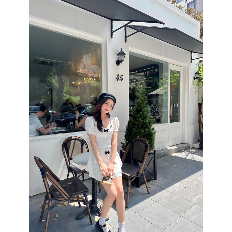 SODA POP - Iris Top - Áo trắng đính nơ đen xinh xắn
