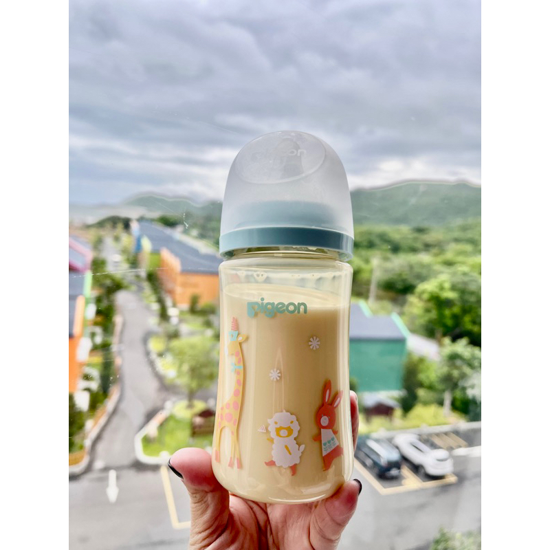 Bình sữa Pigeon PPSU Plus thế hệ III Hình Nai ,Thỏ - 160ml/240ml