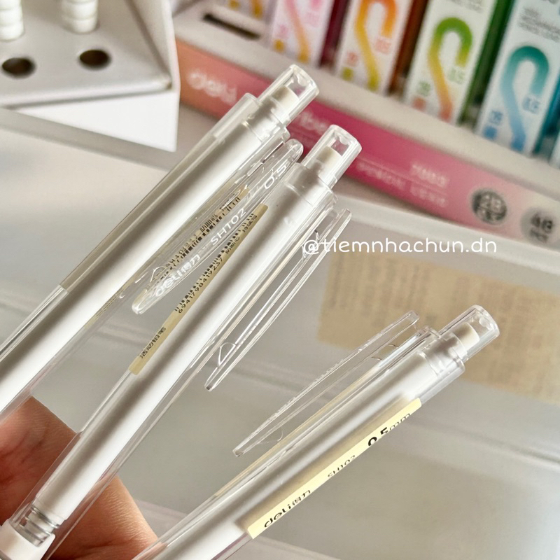 BÚT CHÌ KIM VÀ HỘP KIM DELI BASIC NGÒI 0.5mm  - tiệm nhà chun