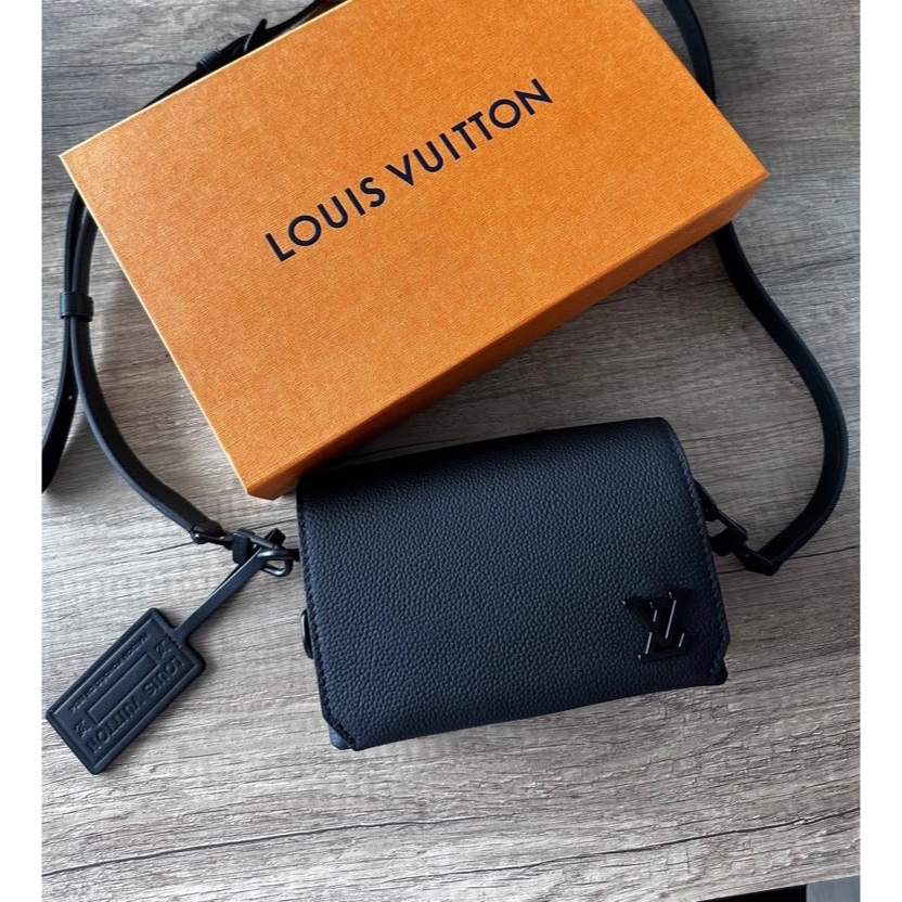 Túi đeo chéo nam Lv Fastline wearable wallet fullbox size 20