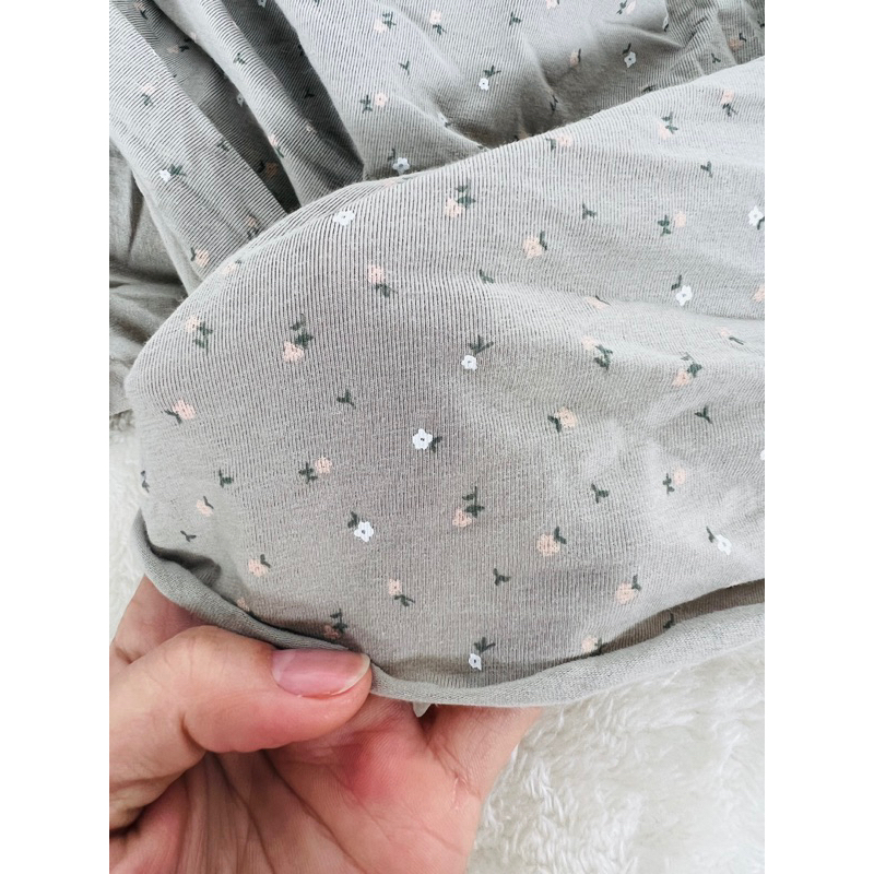 Vải thun cotton 4c hoa nhí nền xanh vỏ đậu nhạt