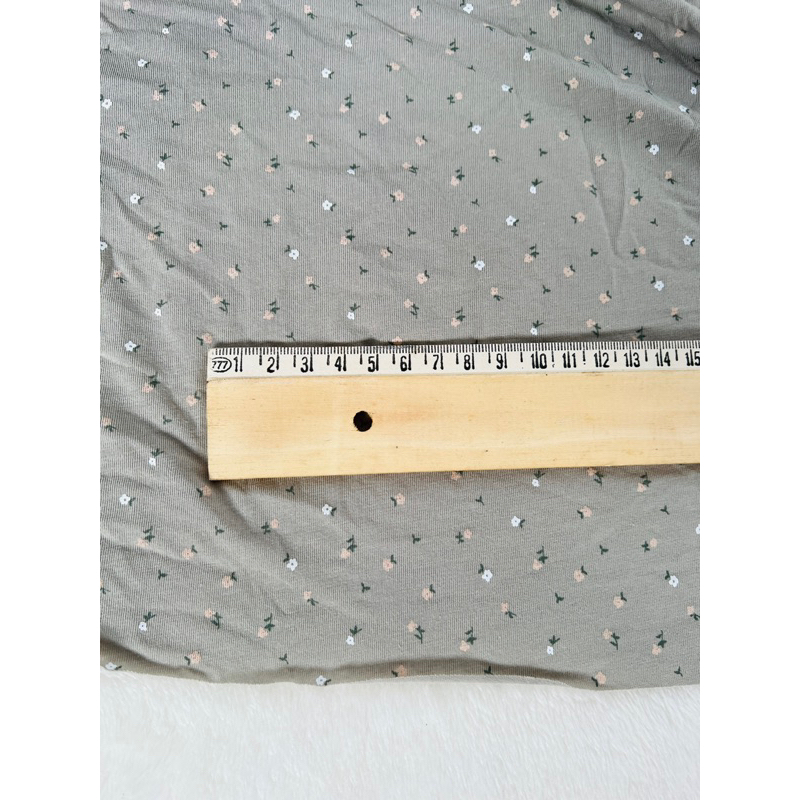 Vải thun cotton 4c hoa nhí nền xanh vỏ đậu nhạt