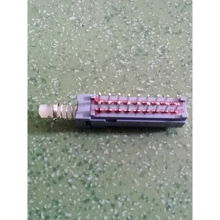 1 NÚT NHẤN GIỮ 18 CHÂN (DBX)