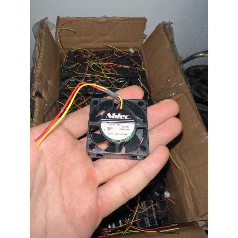 Quạt 4x4x1cm 12V-0.13A