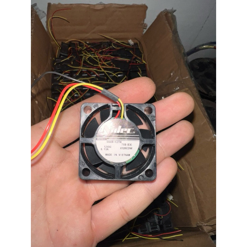 Quạt 4x4x1cm 12V-0.13A