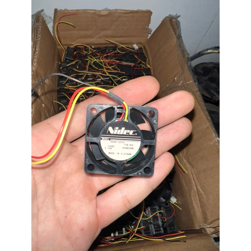 Quạt 4x4x1cm 12V-0.13A