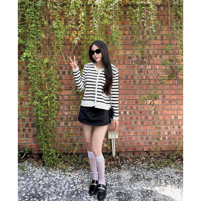 Áo len kẻ phối khuy dáng vừa hàng QC loại 1