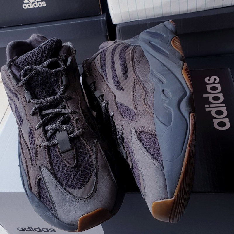 Giày Yeezy Boost 700 V2 'Geode' EG6860, size 44, real 2hand
