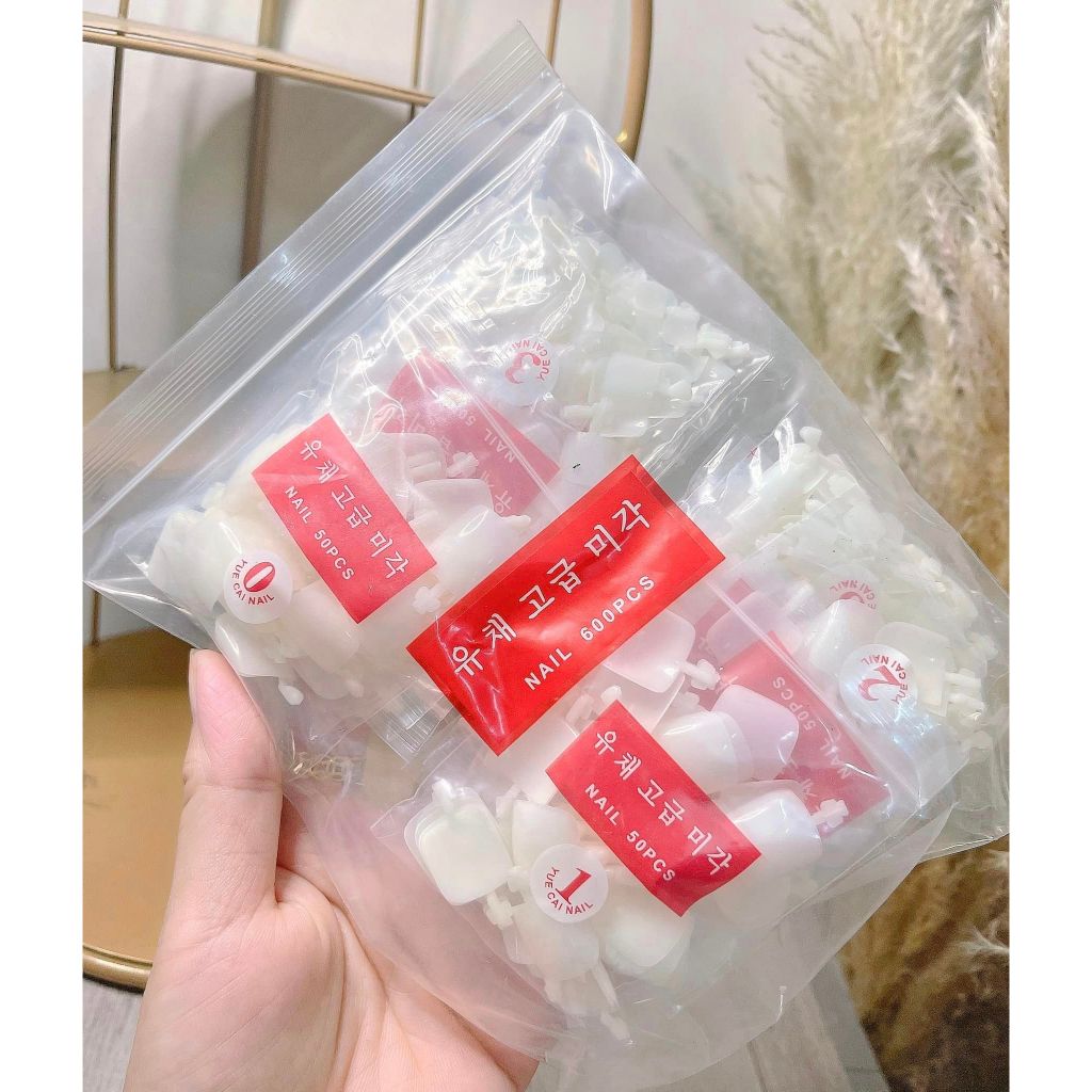 Móng úp chân ngắn