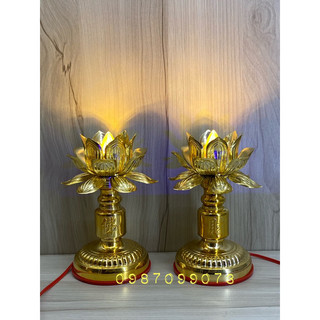 Một đôi đèn thờ hoa sen xi vàng
