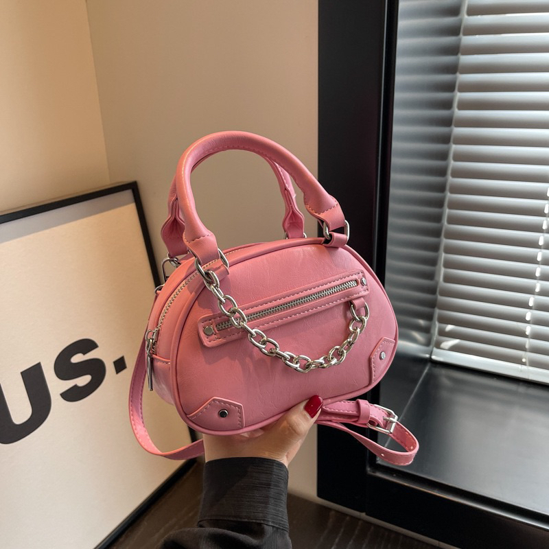 Túi đeo chéo 2 quai bầu tròn phối xích bạc da nhăn mẫu mới 2024