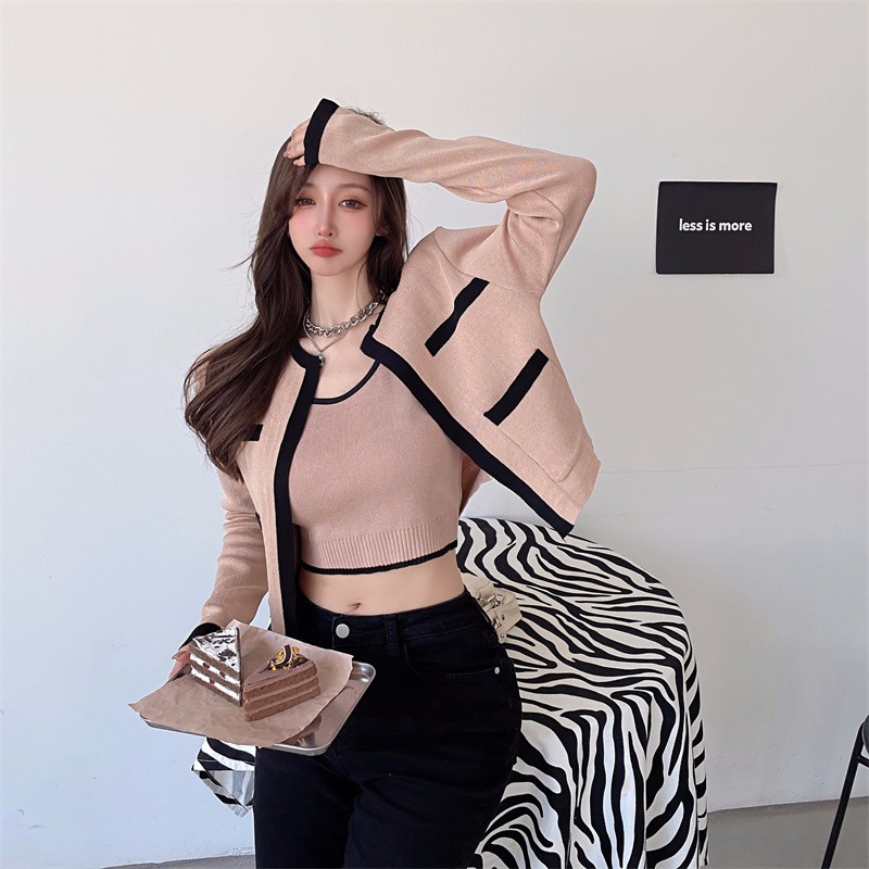 Áo cardigan set 2 chi tiết kèm áo dây trong Forgirlstudio trơn kẻ viền phong cách Hàn Quốc FG127