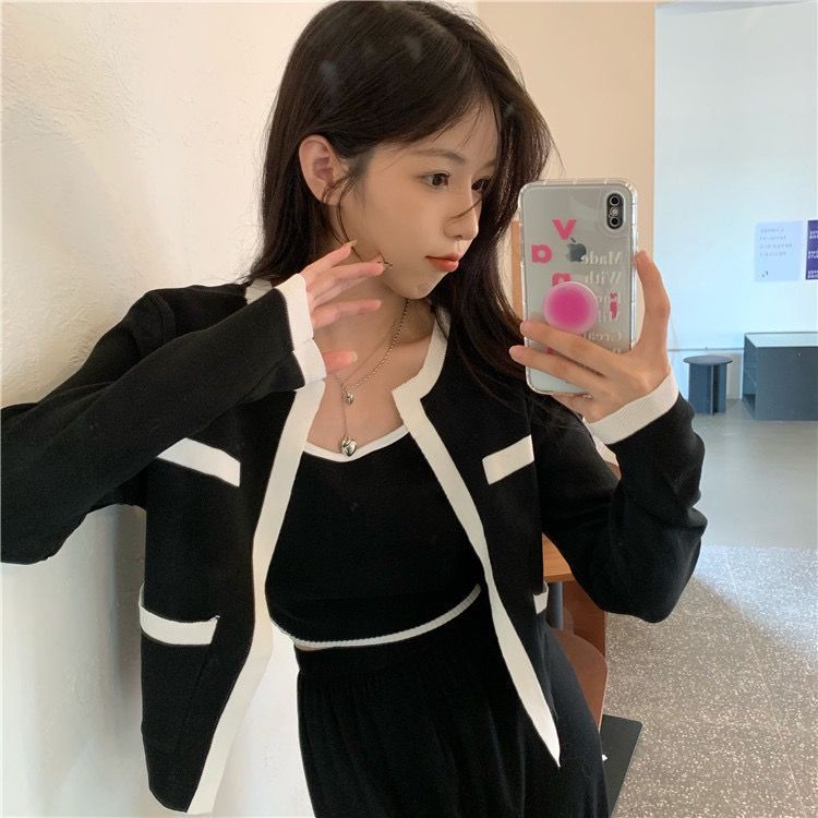 Áo cardigan set 2 chi tiết kèm áo dây trong Forgirlstudio trơn kẻ viền phong cách Hàn Quốc FG127