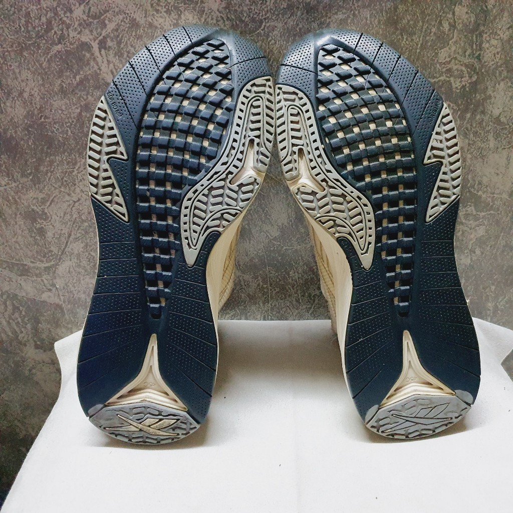 2hand  Giày vải thoái khí Ree.bok