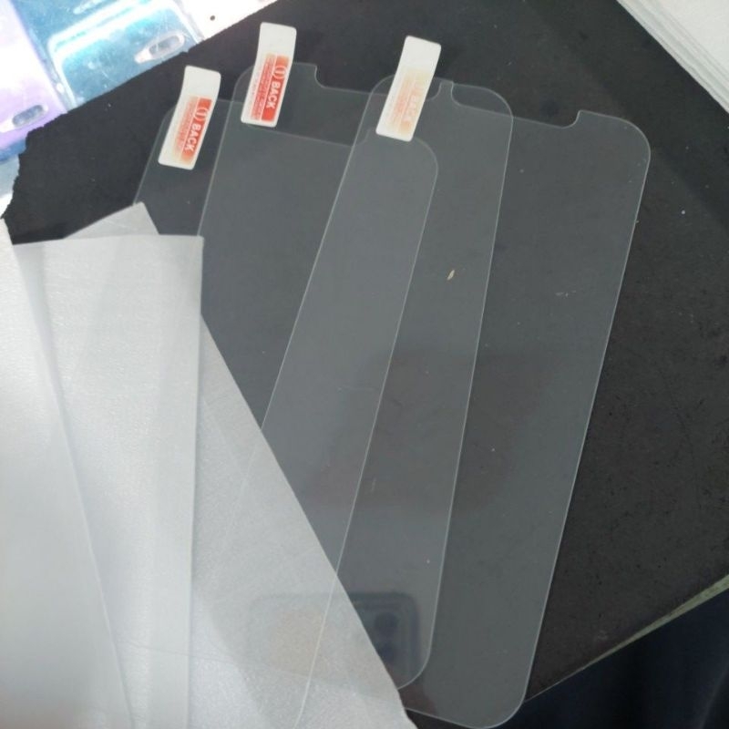 Kính Cường Lực Trong Suốt Của ĐT 12/12Pro/12PRM