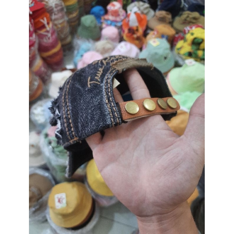 Nón kết jean tua địa
